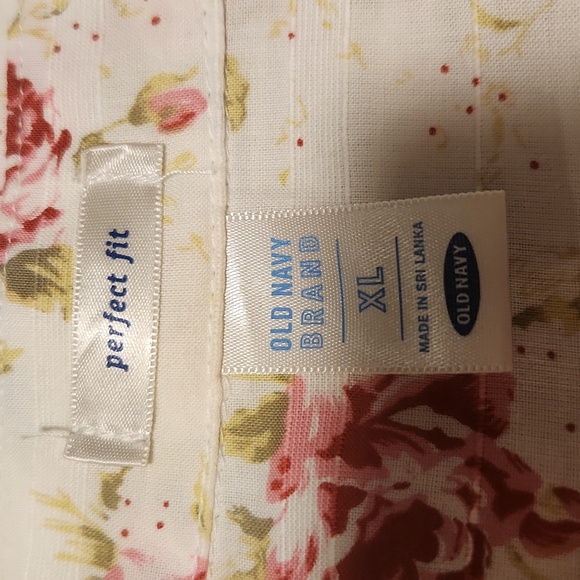 Women's blouse - Picture 6 of 6